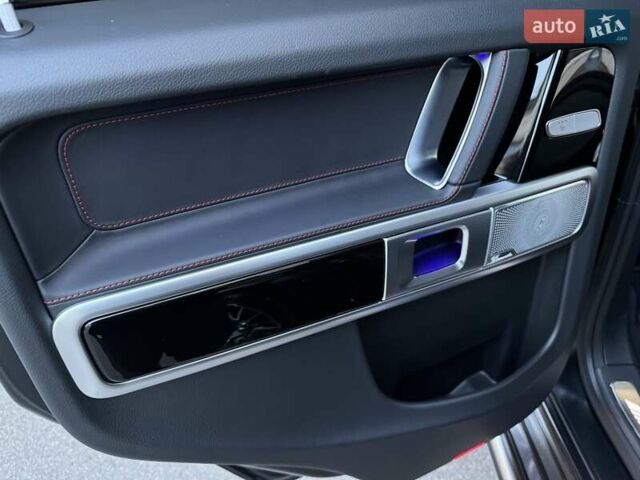 Черный Мерседес Г-Класс, объемом двигателя 4 л и пробегом 87 тыс. км за 230000 $, фото 79 на Automoto.ua