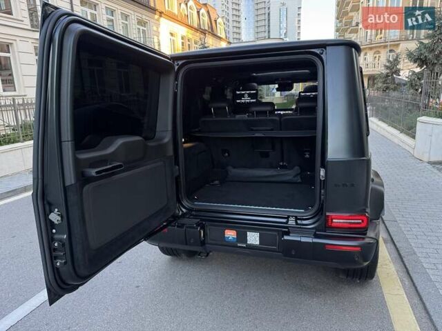 Черный Мерседес Г-Класс, объемом двигателя 4 л и пробегом 87 тыс. км за 230000 $, фото 86 на Automoto.ua