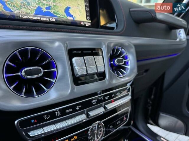 Черный Мерседес Г-Класс, объемом двигателя 4 л и пробегом 87 тыс. км за 230000 $, фото 52 на Automoto.ua