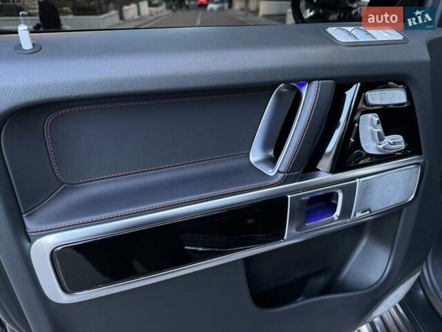 Черный Мерседес Г-Класс, объемом двигателя 4 л и пробегом 87 тыс. км за 230000 $, фото 37 на Automoto.ua