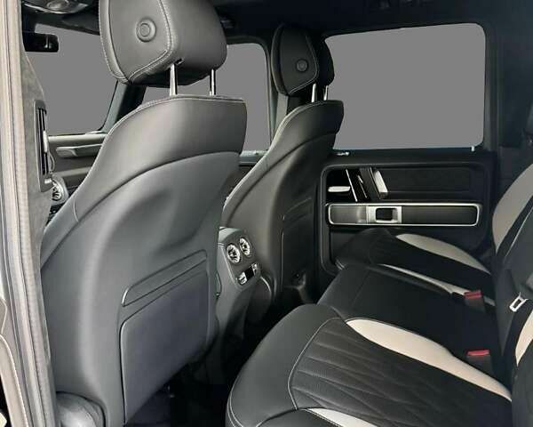 Мерседес Г-Клас, об'ємом двигуна 4 л та пробігом 1 тис. км за 315171 $, фото 9 на Automoto.ua