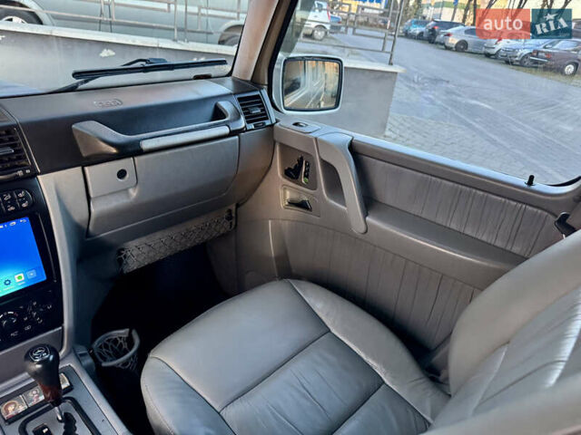 Серый Мерседес Г-Класс, объемом двигателя 4 л и пробегом 276 тыс. км за 33500 $, фото 38 на Automoto.ua