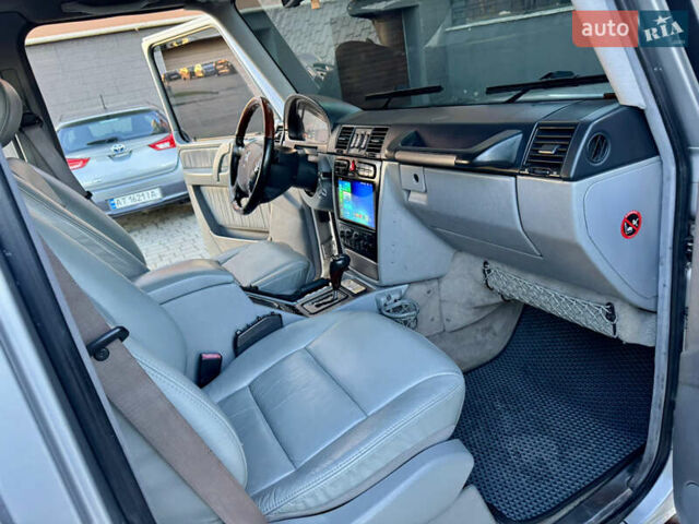 Серый Мерседес Г-Класс, объемом двигателя 4 л и пробегом 276 тыс. км за 33500 $, фото 63 на Automoto.ua