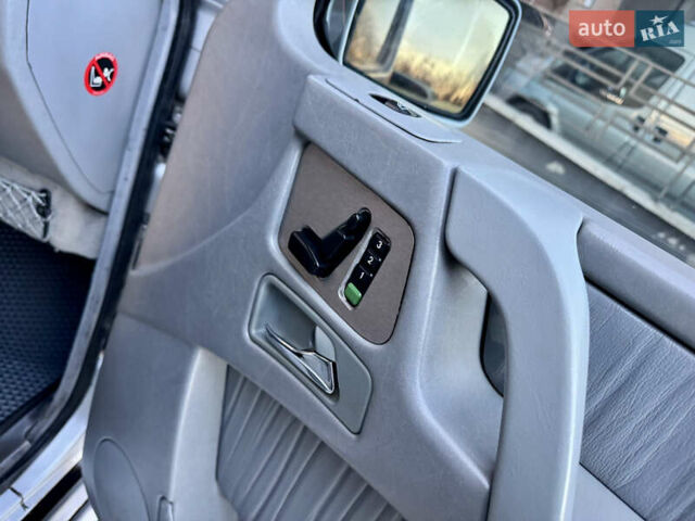 Серый Мерседес Г-Класс, объемом двигателя 4 л и пробегом 276 тыс. км за 33500 $, фото 65 на Automoto.ua