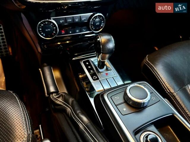 Серый Мерседес Г-Класс, объемом двигателя 2.99 л и пробегом 140 тыс. км за 59999 $, фото 97 на Automoto.ua