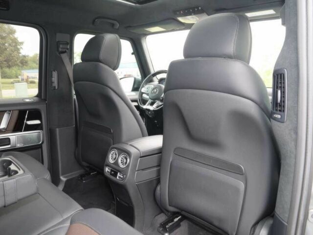 Сірий Мерседес Г-Клас, об'ємом двигуна 4 л та пробігом 27 тис. км за 90000 $, фото 16 на Automoto.ua