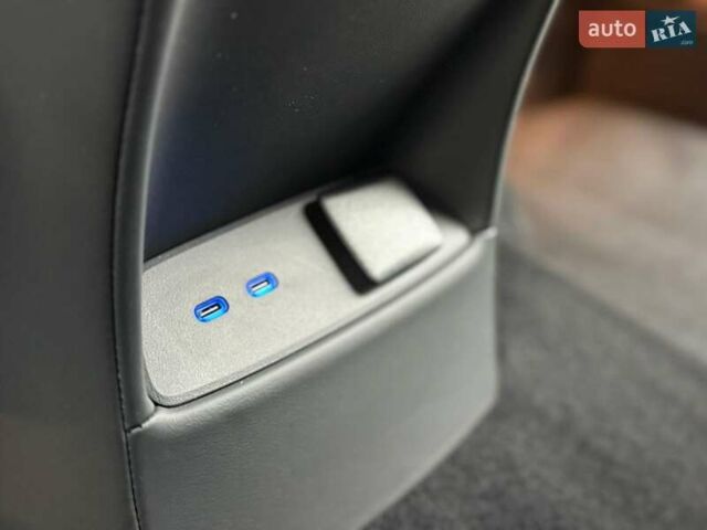 Сірий Мерседес Г-Клас, об'ємом двигуна 0 л та пробігом 4 тис. км за 196019 $, фото 40 на Automoto.ua