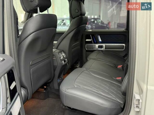 Сірий Мерседес Г-Клас, об'ємом двигуна 0 л та пробігом 4 тис. км за 196019 $, фото 37 на Automoto.ua