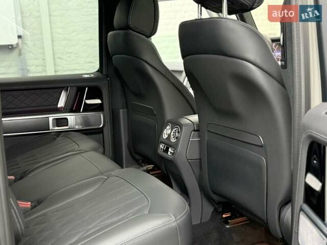 Сірий Мерседес Г-Клас, об'ємом двигуна 0 л та пробігом 4 тис. км за 196019 $, фото 44 на Automoto.ua