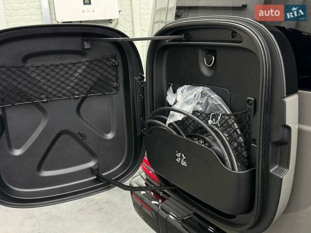 Сірий Мерседес Г-Клас, об'ємом двигуна 0 л та пробігом 4 тис. км за 196019 $, фото 13 на Automoto.ua