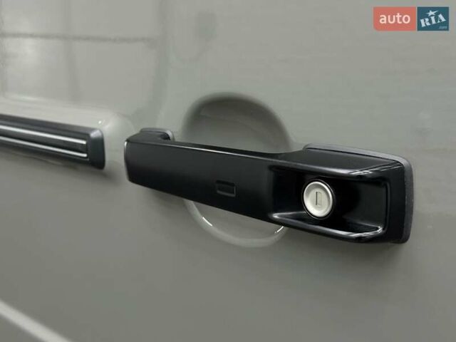 Сірий Мерседес Г-Клас, об'ємом двигуна 0 л та пробігом 4 тис. км за 196019 $, фото 15 на Automoto.ua