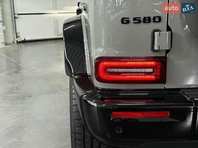 Сірий Мерседес Г-Клас, об'ємом двигуна 0 л та пробігом 4 тис. км за 196019 $, фото 10 на Automoto.ua