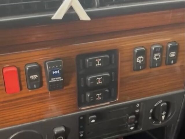 Зелений Мерседес Г-Клас, об'ємом двигуна 3.2 л та пробігом 355 тис. км за 10000 $, фото 5 на Automoto.ua