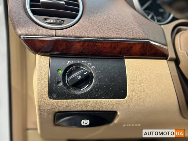 Белый Мерседес ГЛ 350, объемом двигателя 3 л и пробегом 261 тыс. км за 19600 $, фото 8 на Automoto.ua