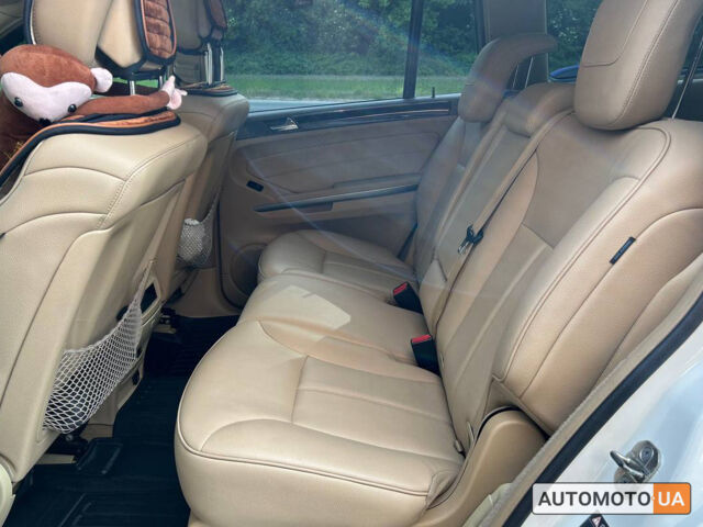 Белый Мерседес ГЛ 350, объемом двигателя 3 л и пробегом 261 тыс. км за 19600 $, фото 13 на Automoto.ua