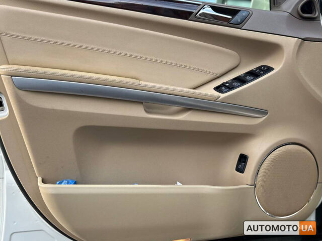 Белый Мерседес ГЛ 350, объемом двигателя 3 л и пробегом 261 тыс. км за 19600 $, фото 6 на Automoto.ua