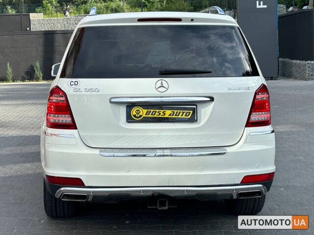 Белый Мерседес ГЛ 350, объемом двигателя 3 л и пробегом 261 тыс. км за 19600 $, фото 4 на Automoto.ua