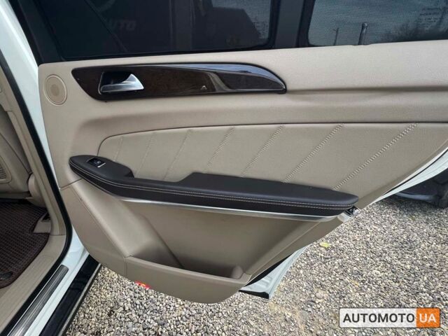 Білий Мерседес ГЛ 350, об'ємом двигуна 3 л та пробігом 191 тис. км за 35900 $, фото 23 на Automoto.ua