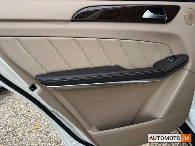 Білий Мерседес ГЛ 350, об'ємом двигуна 3 л та пробігом 191 тис. км за 35900 $, фото 13 на Automoto.ua