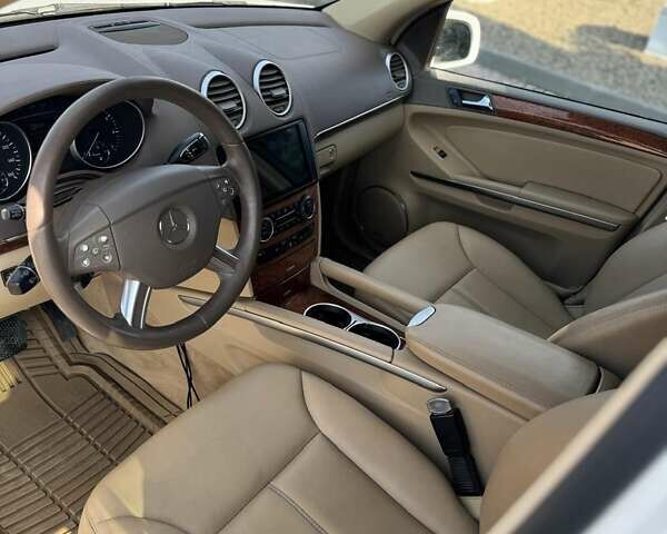 Белый Мерседес ГЛ-класс, объемом двигателя 4.66 л и пробегом 350 тыс. км за 7600 $, фото 7 на Automoto.ua