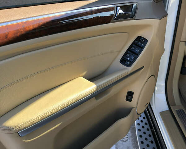 Білий Мерседес ГЛ-Клас, об'ємом двигуна 5.46 л та пробігом 220 тис. км за 15900 $, фото 37 на Automoto.ua