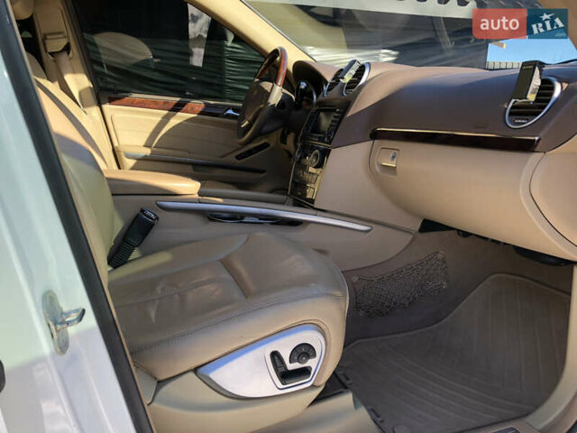 Білий Мерседес ГЛ-Клас, об'ємом двигуна 5.46 л та пробігом 220 тис. км за 15900 $, фото 23 на Automoto.ua