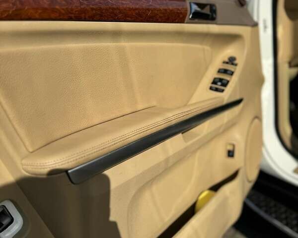 Белый Мерседес ГЛ-класс, объемом двигателя 4.66 л и пробегом 350 тыс. км за 7600 $, фото 12 на Automoto.ua