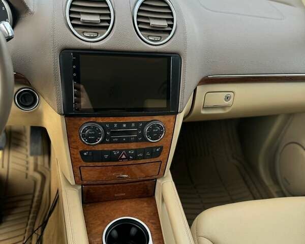 Белый Мерседес ГЛ-класс, объемом двигателя 4.66 л и пробегом 350 тыс. км за 7600 $, фото 25 на Automoto.ua