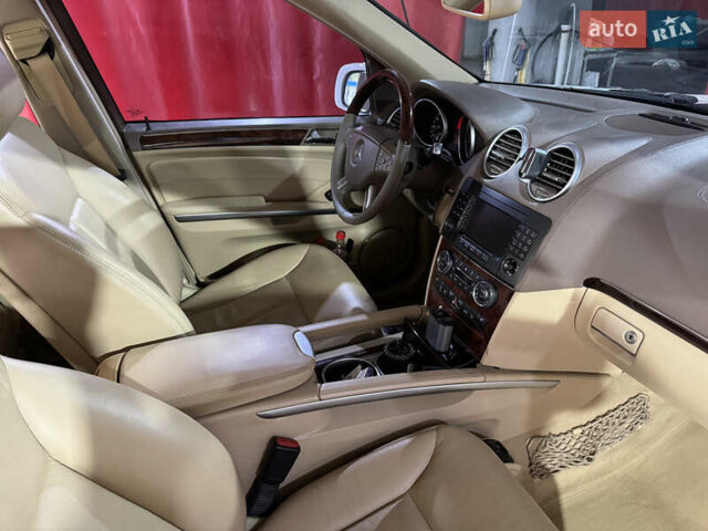 Білий Мерседес ГЛ-Клас, об'ємом двигуна 5.46 л та пробігом 381 тис. км за 11299 $, фото 2 на Automoto.ua