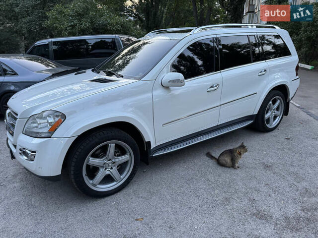 Білий Мерседес ГЛ-Клас, об'ємом двигуна 5.46 л та пробігом 381 тис. км за 13650 $, фото 8 на Automoto.ua