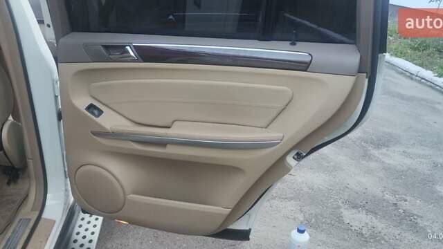 Белый Мерседес ГЛ-класс, объемом двигателя 5.46 л и пробегом 194 тыс. км за 15900 $, фото 28 на Automoto.ua