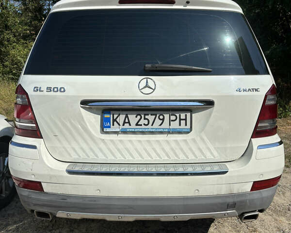 Белый Мерседес ГЛ-класс, объемом двигателя 5.46 л и пробегом 301 тыс. км за 15000 $, фото 2 на Automoto.ua
