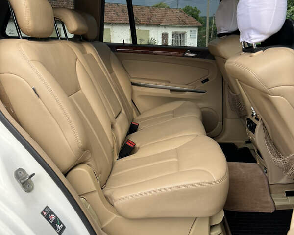 Білий Мерседес ГЛ-Клас, об'ємом двигуна 4.7 л та пробігом 331 тис. км за 11200 $, фото 35 на Automoto.ua