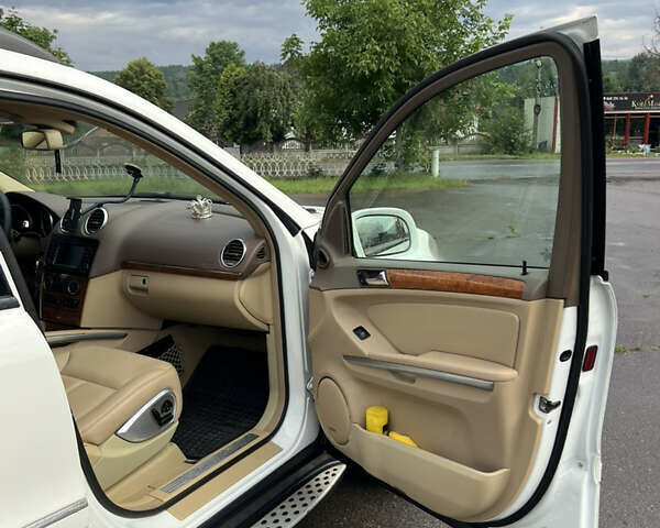 Білий Мерседес ГЛ-Клас, об'ємом двигуна 4.7 л та пробігом 331 тис. км за 11200 $, фото 37 на Automoto.ua