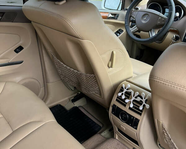 Білий Мерседес ГЛ-Клас, об'ємом двигуна 4.7 л та пробігом 331 тис. км за 11200 $, фото 36 на Automoto.ua