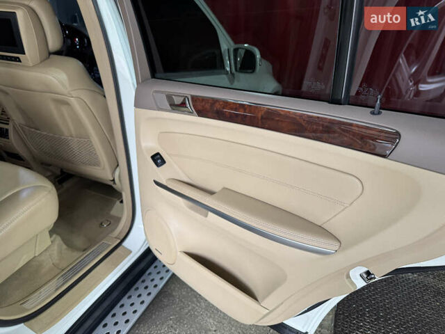 Білий Мерседес ГЛ-Клас, об'ємом двигуна 5.46 л та пробігом 381 тис. км за 11299 $, фото 11 на Automoto.ua