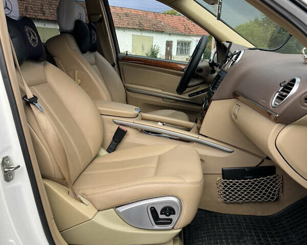 Білий Мерседес ГЛ-Клас, об'ємом двигуна 4.7 л та пробігом 331 тис. км за 11200 $, фото 41 на Automoto.ua