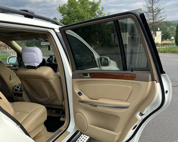 Білий Мерседес ГЛ-Клас, об'ємом двигуна 4.7 л та пробігом 331 тис. км за 11200 $, фото 33 на Automoto.ua