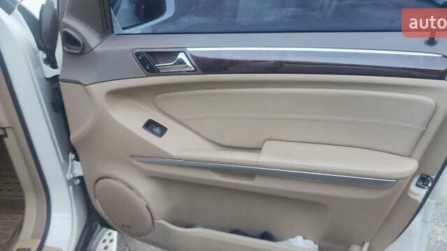 Белый Мерседес ГЛ-класс, объемом двигателя 5.46 л и пробегом 194 тыс. км за 15900 $, фото 27 на Automoto.ua