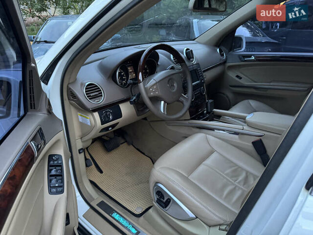 Білий Мерседес ГЛ-Клас, об'ємом двигуна 5.46 л та пробігом 381 тис. км за 11299 $, фото 9 на Automoto.ua