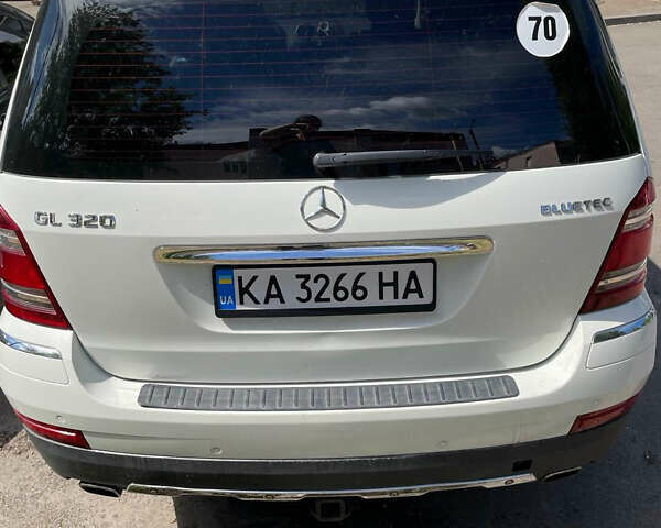 Белый Мерседес ГЛ-класс, объемом двигателя 2.99 л и пробегом 307 тыс. км за 16000 $, фото 3 на Automoto.ua
