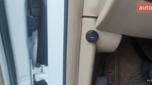 Белый Мерседес ГЛ-класс, объемом двигателя 5.46 л и пробегом 194 тыс. км за 15900 $, фото 17 на Automoto.ua