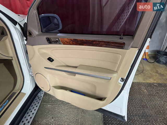 Білий Мерседес ГЛ-Клас, об'ємом двигуна 5.46 л та пробігом 381 тис. км за 11299 $, фото 3 на Automoto.ua