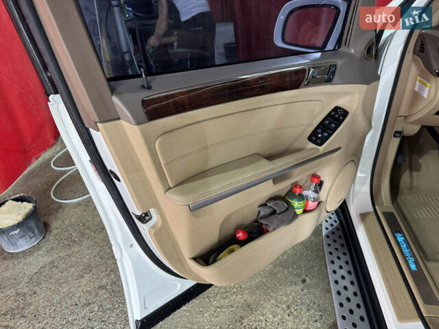 Білий Мерседес ГЛ-Клас, об'ємом двигуна 5.46 л та пробігом 381 тис. км за 11299 $, фото 18 на Automoto.ua