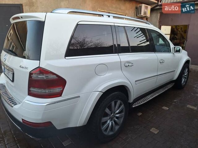 Белый Мерседес ГЛ-класс, объемом двигателя 5.46 л и пробегом 290 тыс. км за 13349 $, фото 3 на Automoto.ua