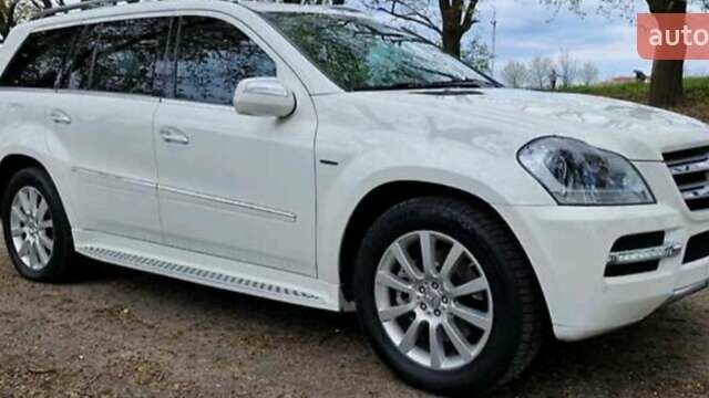Белый Мерседес ГЛ-класс, объемом двигателя 2.99 л и пробегом 297 тыс. км за 16400 $, фото 2 на Automoto.ua