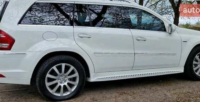 Белый Мерседес ГЛ-класс, объемом двигателя 2.99 л и пробегом 297 тыс. км за 16400 $, фото 8 на Automoto.ua