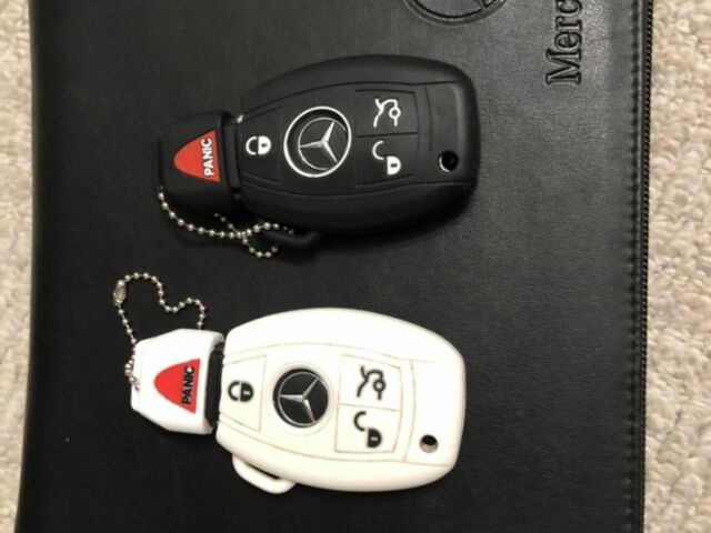 Белый Мерседес ГЛ-класс, объемом двигателя 3 л и пробегом 3 тыс. км за 15999 $, фото 4 на Automoto.ua