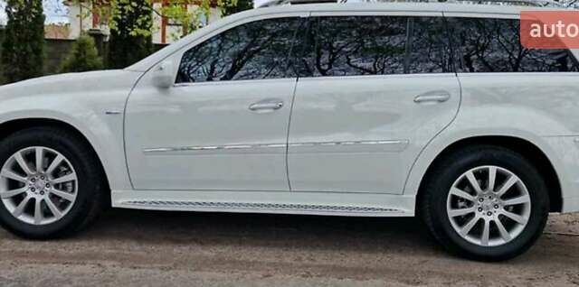 Белый Мерседес ГЛ-класс, объемом двигателя 2.99 л и пробегом 297 тыс. км за 16400 $, фото 10 на Automoto.ua