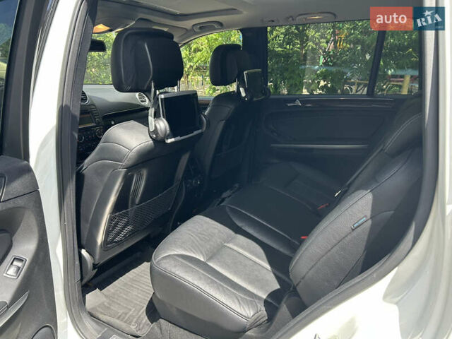 Білий Мерседес ГЛ-Клас, об'ємом двигуна 5.46 л та пробігом 224 тис. км за 16999 $, фото 23 на Automoto.ua